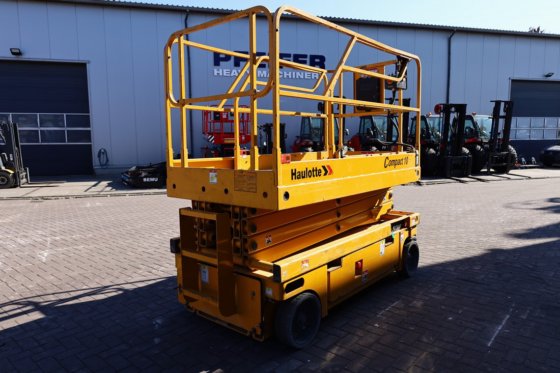 2011 HAULOTTE Compact 10