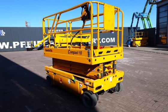 2011 HAULOTTE Compact 10