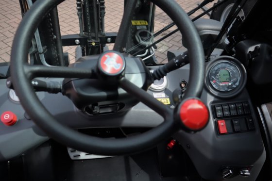 2022 マニトウ MC25-4