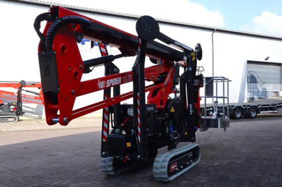 2024 プラットフォームBASスパイダー15.75 PRO