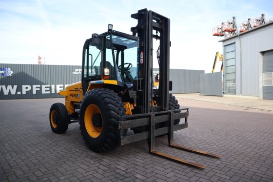 2016 JCB 930-4 T4