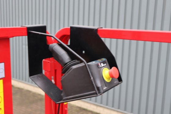 2018 マグニ ES1612E