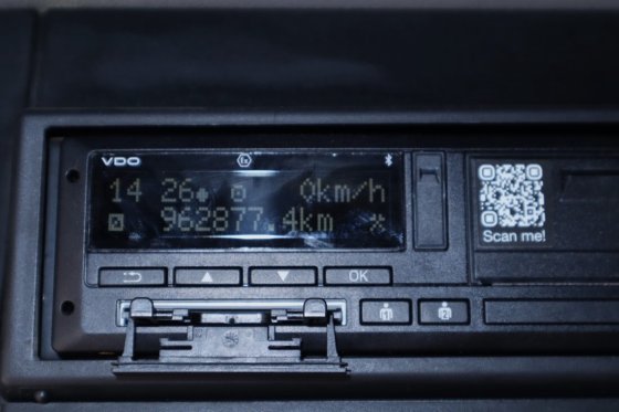 2007年DAF CF85，配备HMF 85t/m起重机