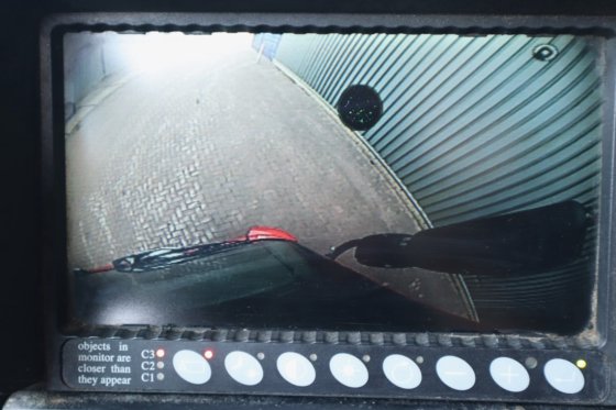 2007年DAF CF85，配备HMF 85t/m起重机