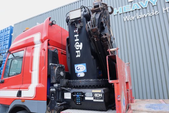 2007年DAF CF85，配备HMF 85t/m起重机