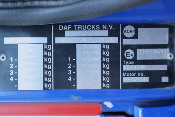 2007年DAF CF85，配备HMF 85t/m起重机