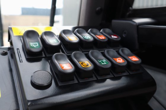 2024 马尼托 M30-4