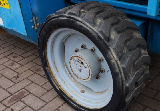 2012 ジーニー GS4390