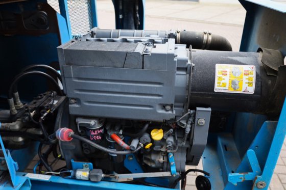 2012 ジーニー GS4390