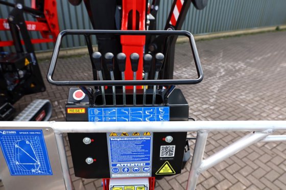 2025 プラットフォーム BASスパイダー 18.90 PRO