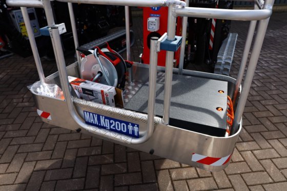 2025 プラットフォーム BASスパイダー 18.90 PRO