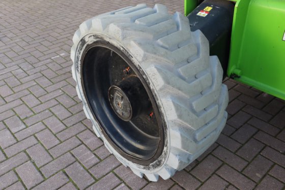 2014 ニフティリフト HR28 ハイブリッド