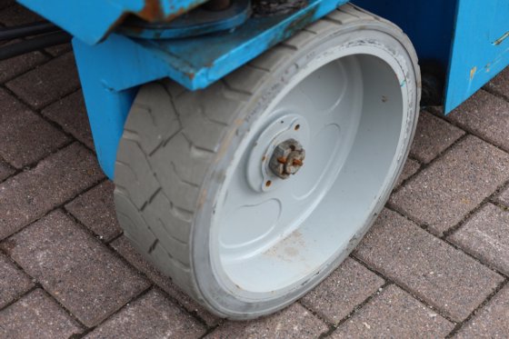 2013 ジーニー GS2646