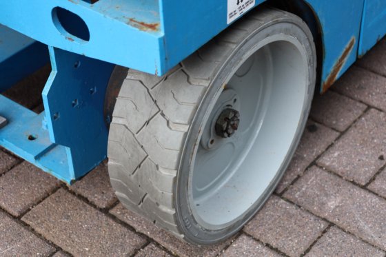 2013 ジーニー GS2646