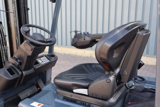 2022 丰田 8FBM20T