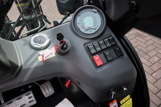 2022 マニトウ MC25-4