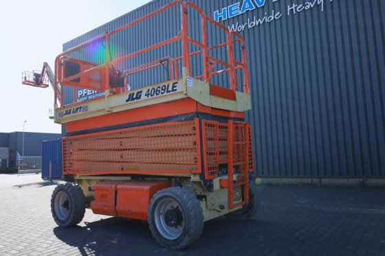 2012 JLG 4069LE