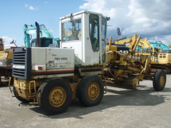 1996 CAT MG230