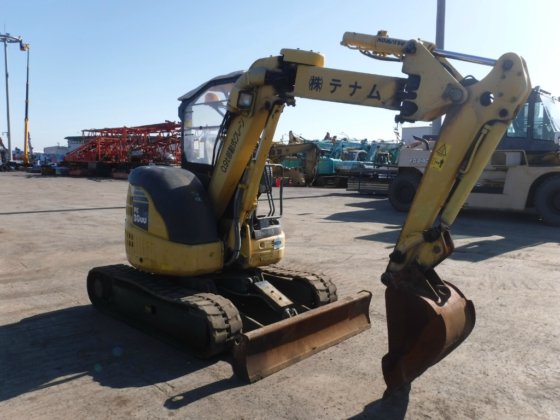 2012 コマツ PC30UU