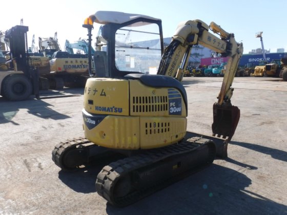 2012 コマツ PC30UU
