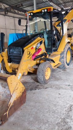 Retroescavadeira Cat 416E