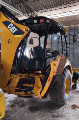 Retroescavadeira Cat 416E