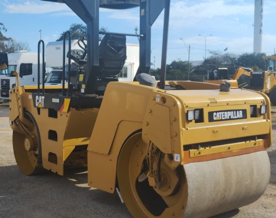 Rolo compactador CB434d CAT