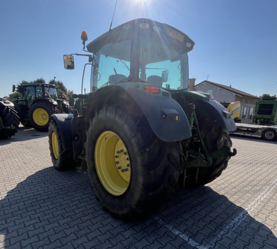 2015 JOHN DEERE 6175 R