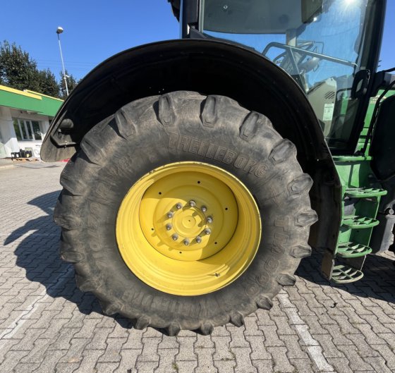 2015 JOHN DEERE 6175 R