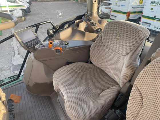 2017 JOHN DEERE 6175 R