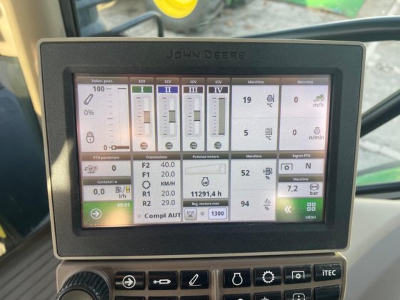 2017 JOHN DEERE 6175 R