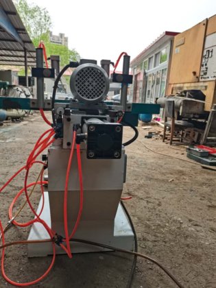 23-06广东瑞亚可调三头钻孔机