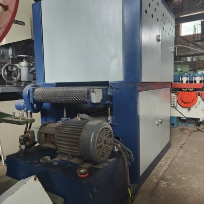 42-02 台湾振萧610三砂架砂光机