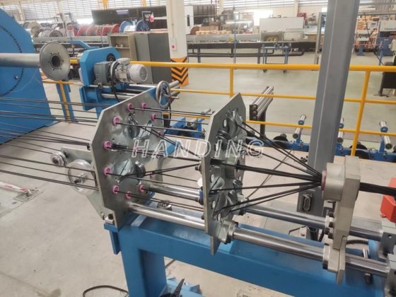 带钢铠装的手动单捻机