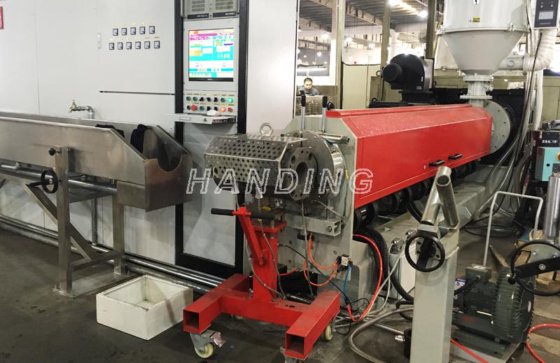 用于大尺寸电缆的挤出生产线