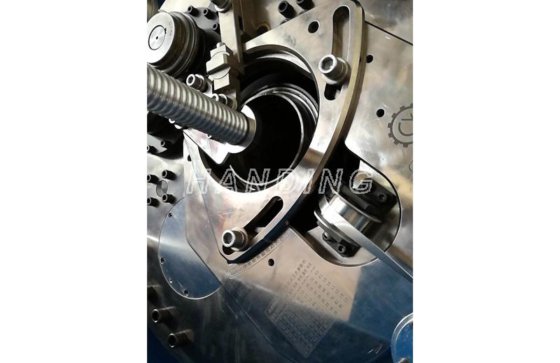 装卸联锁铠装机