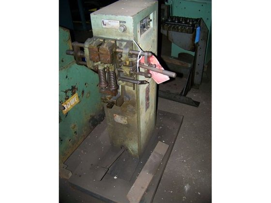 CEA SRT-10 BUTT WELDER in