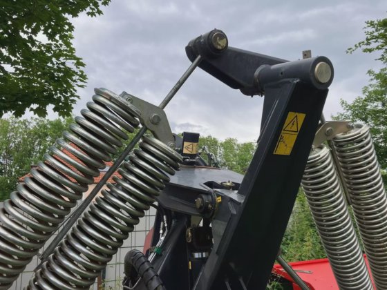 2014 Vicon Extra 690T-R