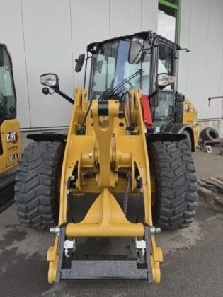 2023 Caterpillar 906