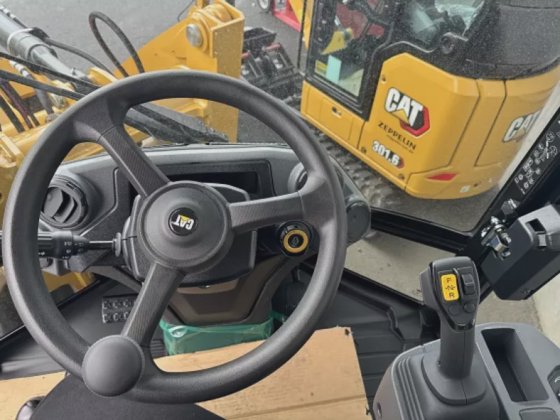 2023 Caterpillar 906