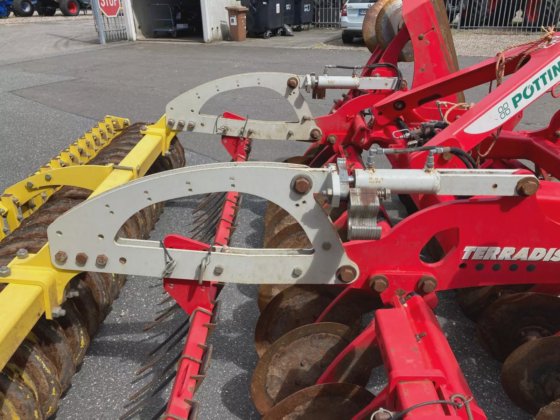 2016 Pöttinger Novadisc 3001