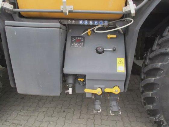 2012 Challenger Rogator 655 B