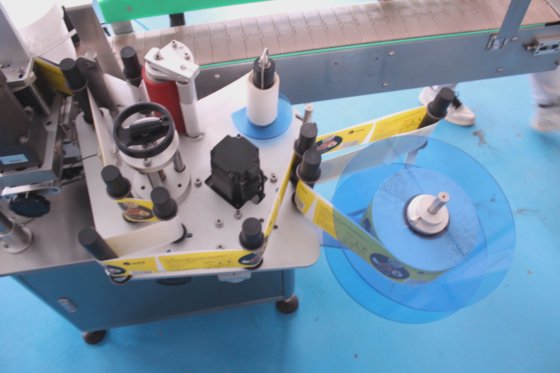 Automatic Positioning Vertical Round Bottle