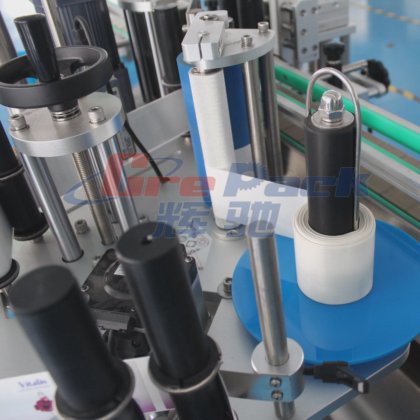 Round Bottles Labeling Machine with