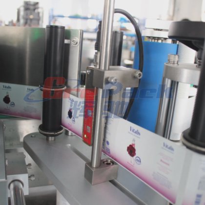Round Bottles Labeling Machine with