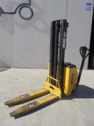 1998 YALE MS10E