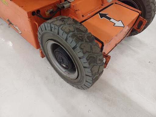 2014 JLG E300AJP