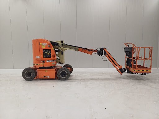 2014 JLG E300AJP