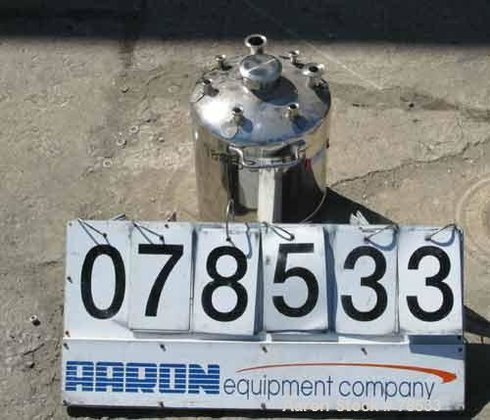 Used- Pressure Tank, 4.40 Gallons,