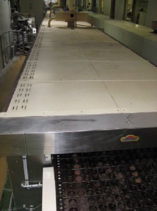 カセット焼きケーキ、マフィン、プラムケーキ、ババなどの製造ライン。